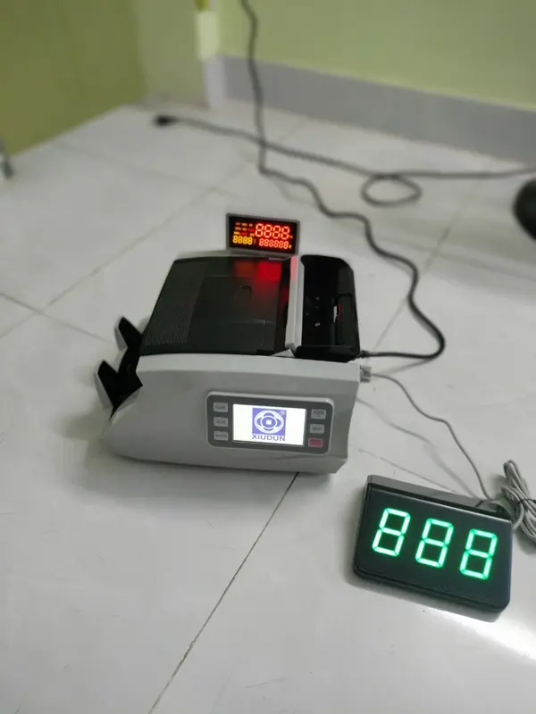 Máy đếm tiền cao cấp, phát hiện tiền giả, tiền lẫn loại, chia tiền, tính tổng siêu chuẩn, bảo hành 24 tháng 0
