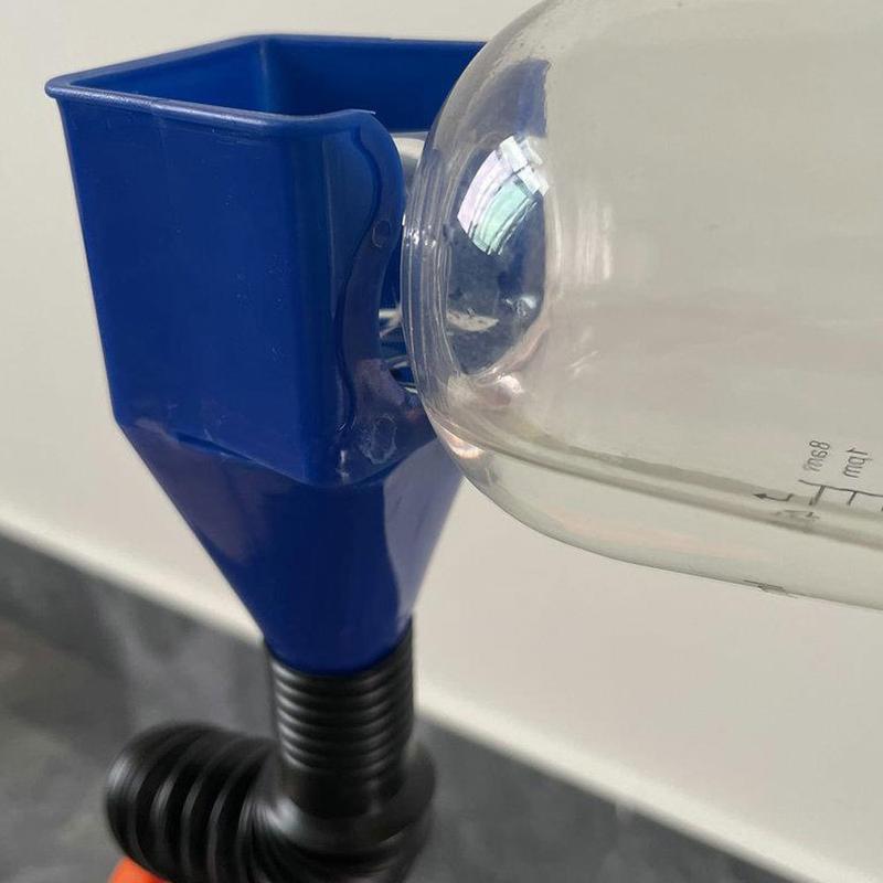 Product Introduction of Car Retractable Refueling Funnel Portable Small Funnel Car Motorcycle Engine Oil Gasoline Refueling Funnel Tool 6