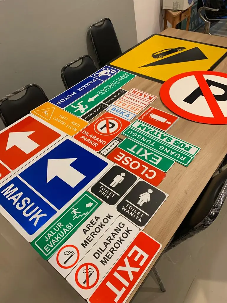 CUSTOME PAPAN SIGN / NAVIGASI MOBILITAS Hitam