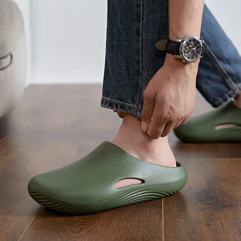High quality Eva fashion Men's mule shoes soft casual crocodile clogs outdoor non-slip flat slippers
