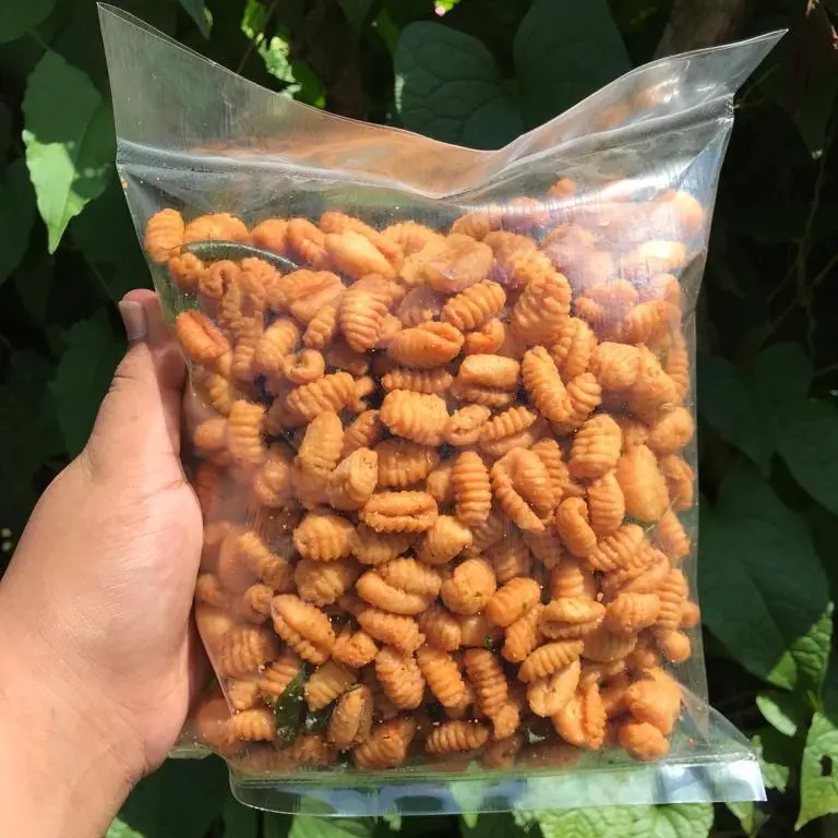 Kuih Siput Rempah Daun kari  400g