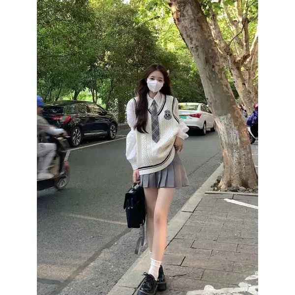 Áo Vest Dệt Kim, Phong Cách Preppy, Dành Cho Nữ, Váy Băng Quấn, Dáng Rộng Vừa Vặn, Áo Len Bên Ngoài, Cao Cấp, Bộ Ba Mảnh, Bao Gồm Áo Ba Lỗ, Áo Sơ Mi Và Váy