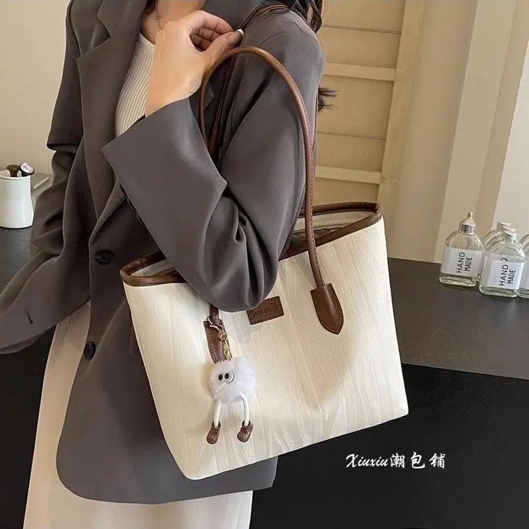 Large Capacity Bag for Women 2025 New Trendy Autumn and Winter Simplicity All-Match Shoulder Bag Leisure Work Commuter Tote
