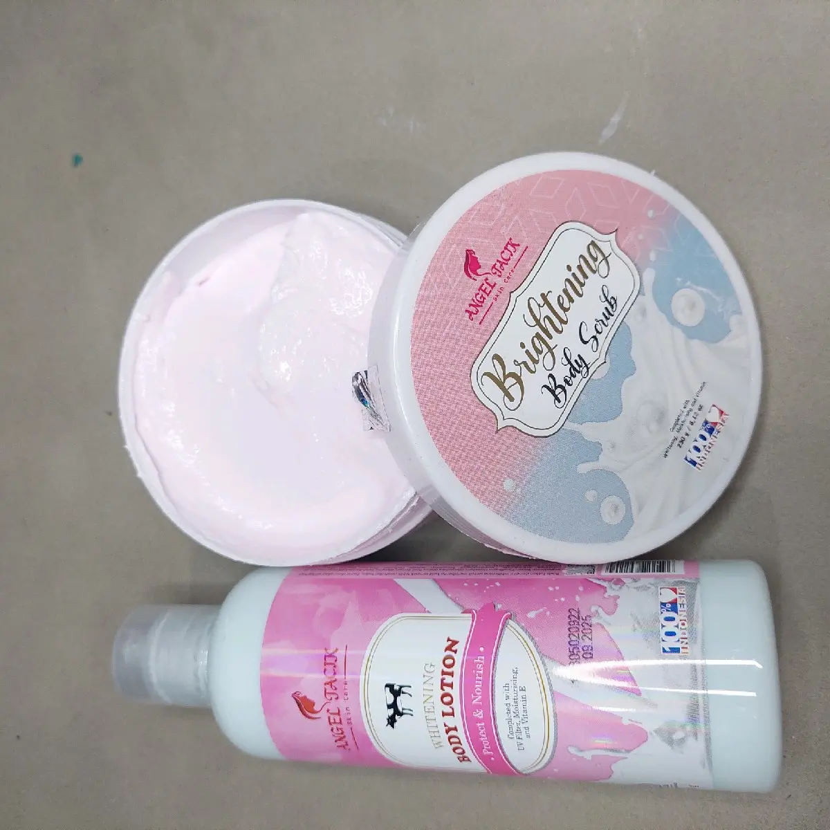 BODY LOTION PLUS BODY SCRUB ANGEL TACIK