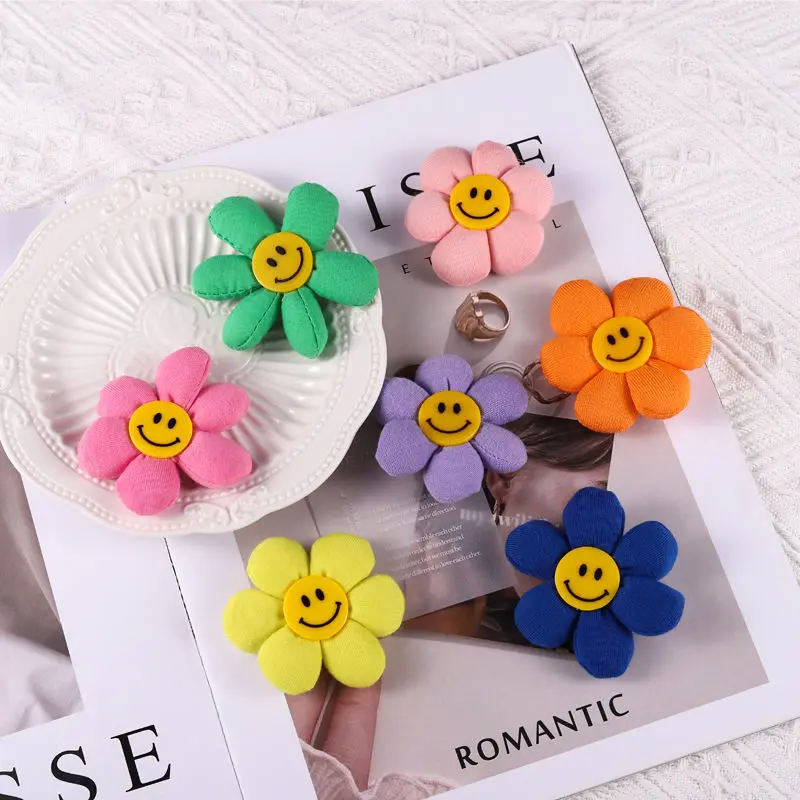 ใหม่ยิ้มดอกทานตะวันสาวน่ารักกระเป๋าจี้เสื้อผ้าอุปกรณ์เสริมเข็มกลัด