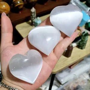 BIG selenite heart (kristal satin spar)