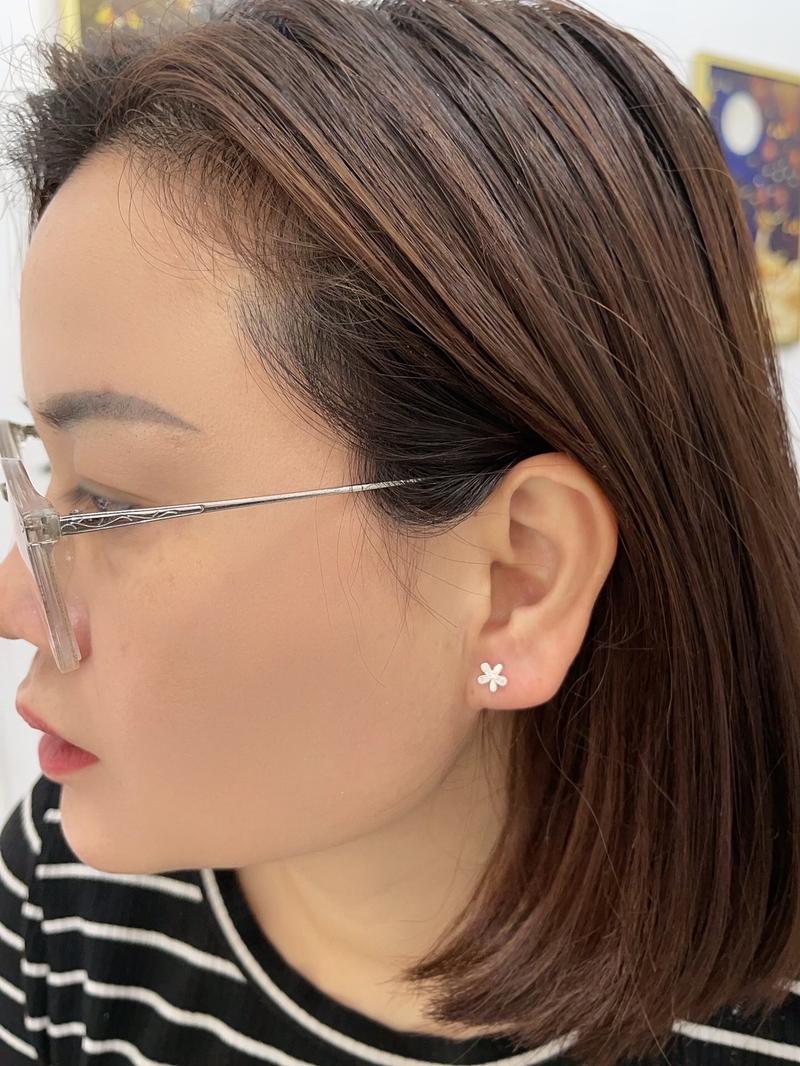 Product Introduction of Bông tai hoa năm cánh siêu thanh lịch , xinh cho các chị em 3