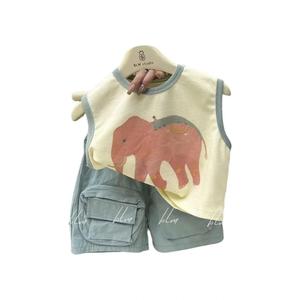 ชุดเด็ก เสื้อยืดพิมพ์ลายการ์ตูนสไตล์เกาหลี ฤดูร้อน 2024 ใหม่ สไตล์ตะวันตก สีตัดกัน ทารก กางเกงขาสั้นผ้าฝ้าย 100% เด็กผู้ชาย เด็กหญิง ผ้าไหม เด็กหญิง ผ้าไหม