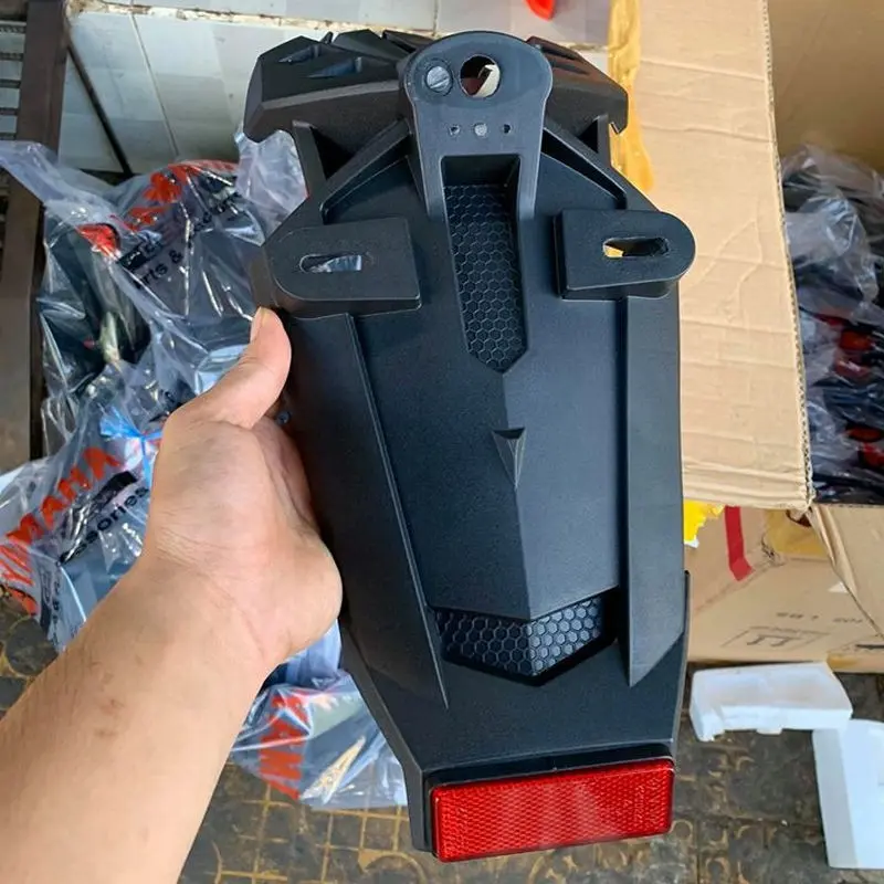 DÈ CHẮN BÙN,DÈ GẮN BIỂN SỐ SAU KIỂU MALAYSIA NGẮN CHO EXCITER 150 CAO CẤP 3