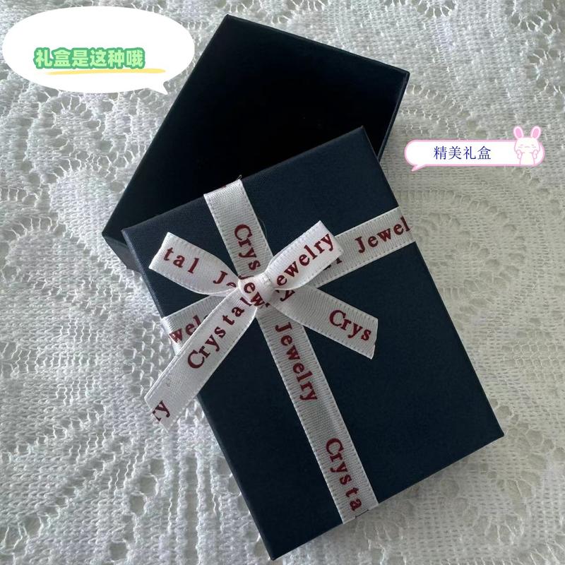 Product Introduction of New Chinese Style Retro Ruyi Peace Buckle Necklace for Women, Light Luxury Clavicle Chain, New Niche Design, Simple and Exquisite 5