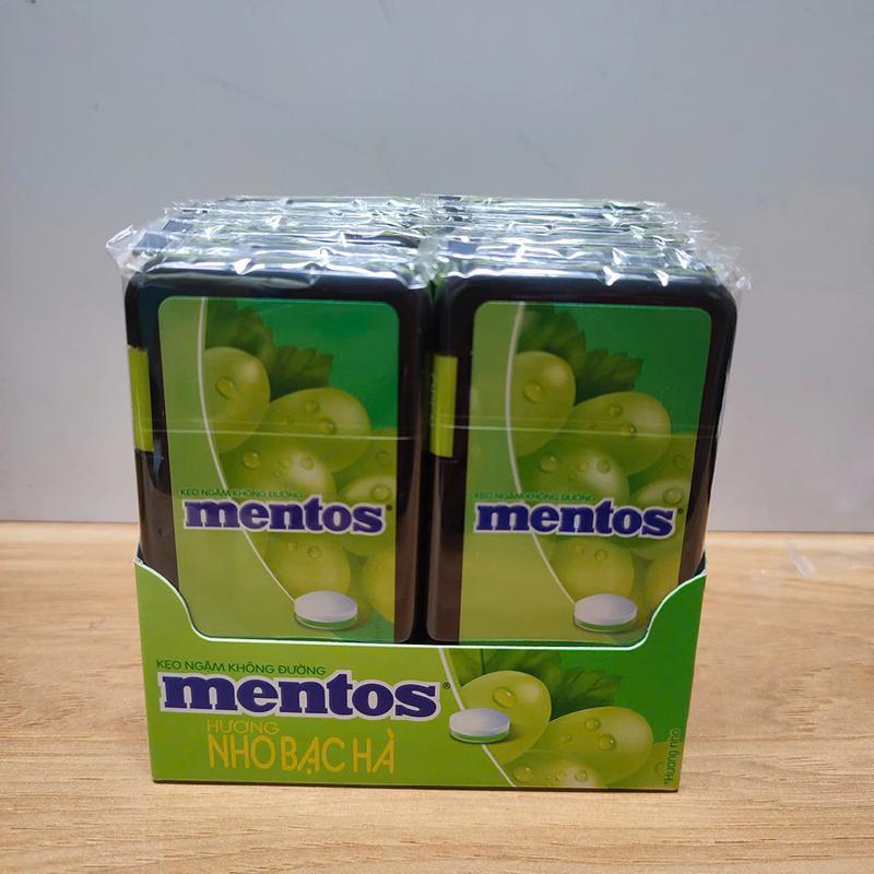 Lốc 12 hộp kẹo Ngậm Không Đường Mentos Hương Đào Nho Bạc Hà 17,5gr hộp