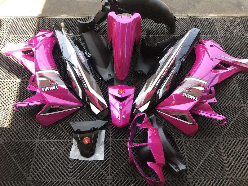 Dàn áo Sirius màu tím violet, dán sẵn tem, hàng 1/2, ốp trước si Hello/dè trước Zin