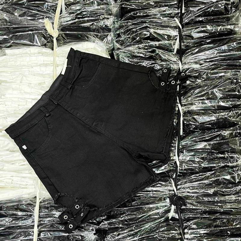 Quần shorts nữ kaki rách xéo bên đính dây khoen hông, lưng cao Jean Denim Kem Women Pants Ong Có Túi Màu Trắng