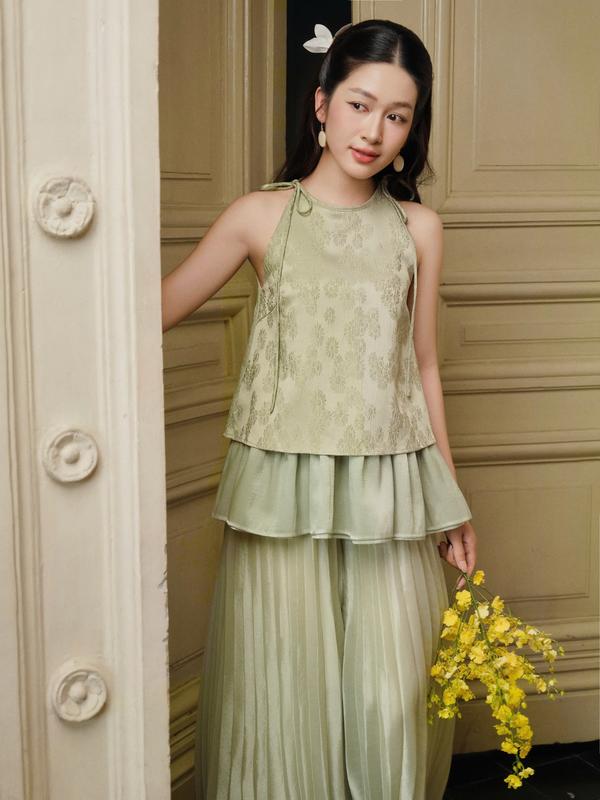 La Boutique - Áo Yếm Gấm Cột Nơ Viền Bèo BỘI SAM Và Quần Voan Tơ Dập Ly (Lớp Lót Satin) - Set Đồ Tết Nữ 2