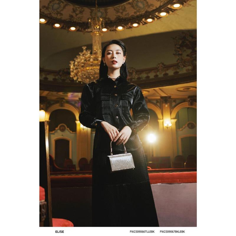 Chân váy A da đen vân ô Thiết kế Elise mã FW2309067BKLEBK