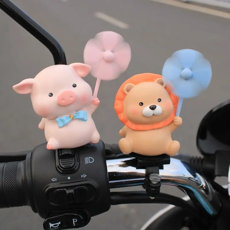 Đồ Trang Trí Xe Hơi Điện Cối Xay Gió Hình Con Cú Tre, Thiết Kế Hình Chú Heo Dễ Thương, Thích Hợp Cho Gương Chiếu Hậu Ô Tô Và Xe Máy, Tự Động, Có Thể Được Sử Dụng Để Tự Trang Trí Xe Máy