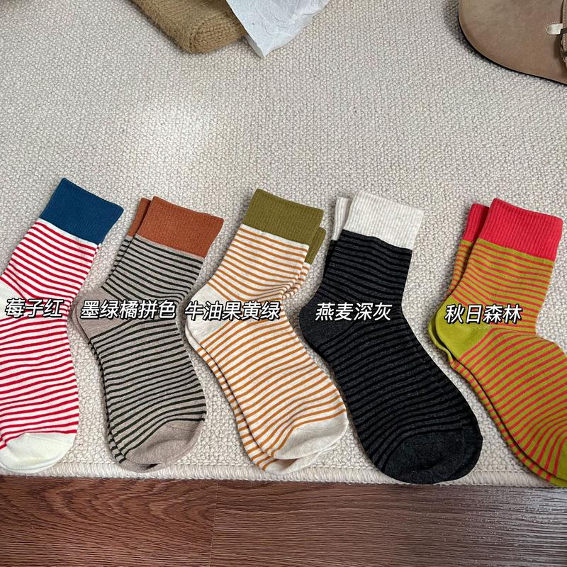 Product Introduction of Maillard Ins East Gate Contrast Color Screw Type Striped Socks Autumn and Winter Bunching Socks Leisure Tube Socks Girls Socks Outdoor Sport 13