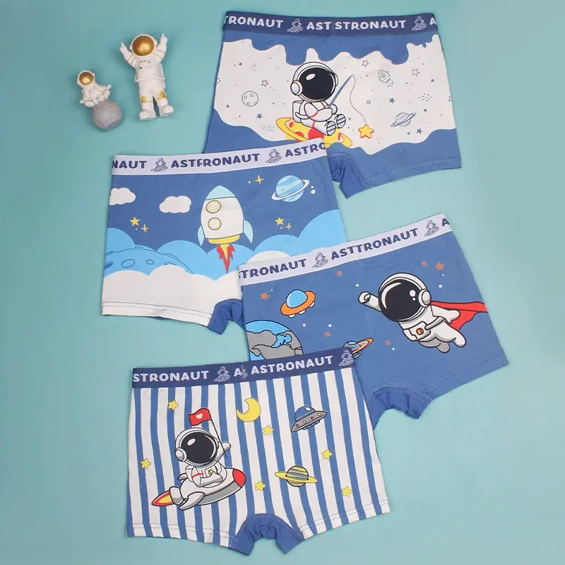 Set 4 Quần Lót Đùi Cho Bé Trai Bằng Chất Liệu Cotton Mịn Thoáng Mát Kháng Khuẩn Hình Phi Hành Gia Ngộ Nghĩnh 1