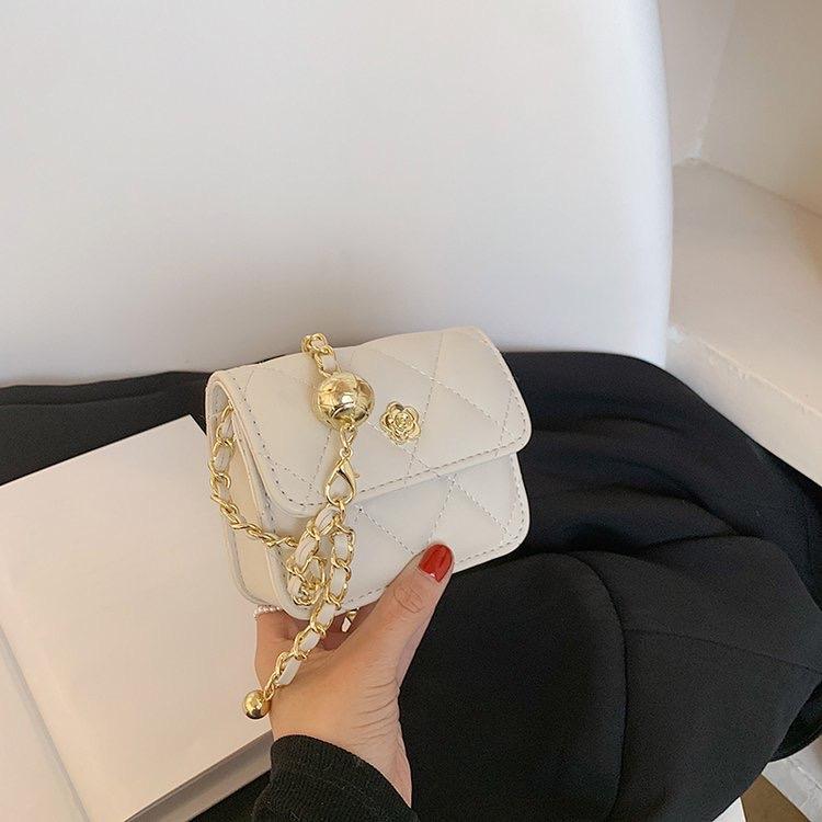 Túi Xách Nữ Mini Đeo Chéo Hoa Nhí Da PU Hoạ Tiết Thêu Trám dây da đan xích có quả chuông trang trí chỉnh ngắn dài Phong cách basic Hàn Quốc nhỏ gọn tiện lợi KT:D13;C7;R4 cm KL:200g Bag Đeo Chéo