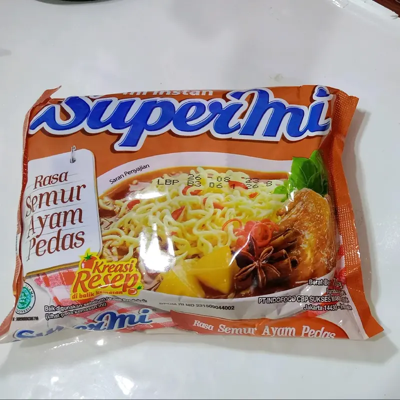 Mie Supermi semur Ayam Pedas Food Instan 1
