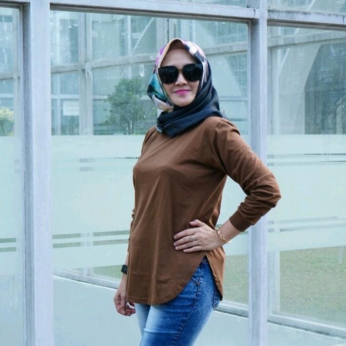 Kaos Polos Oval Perempuan Berhijab - Model Santai Hitam - Combed Katun Nyaman 3