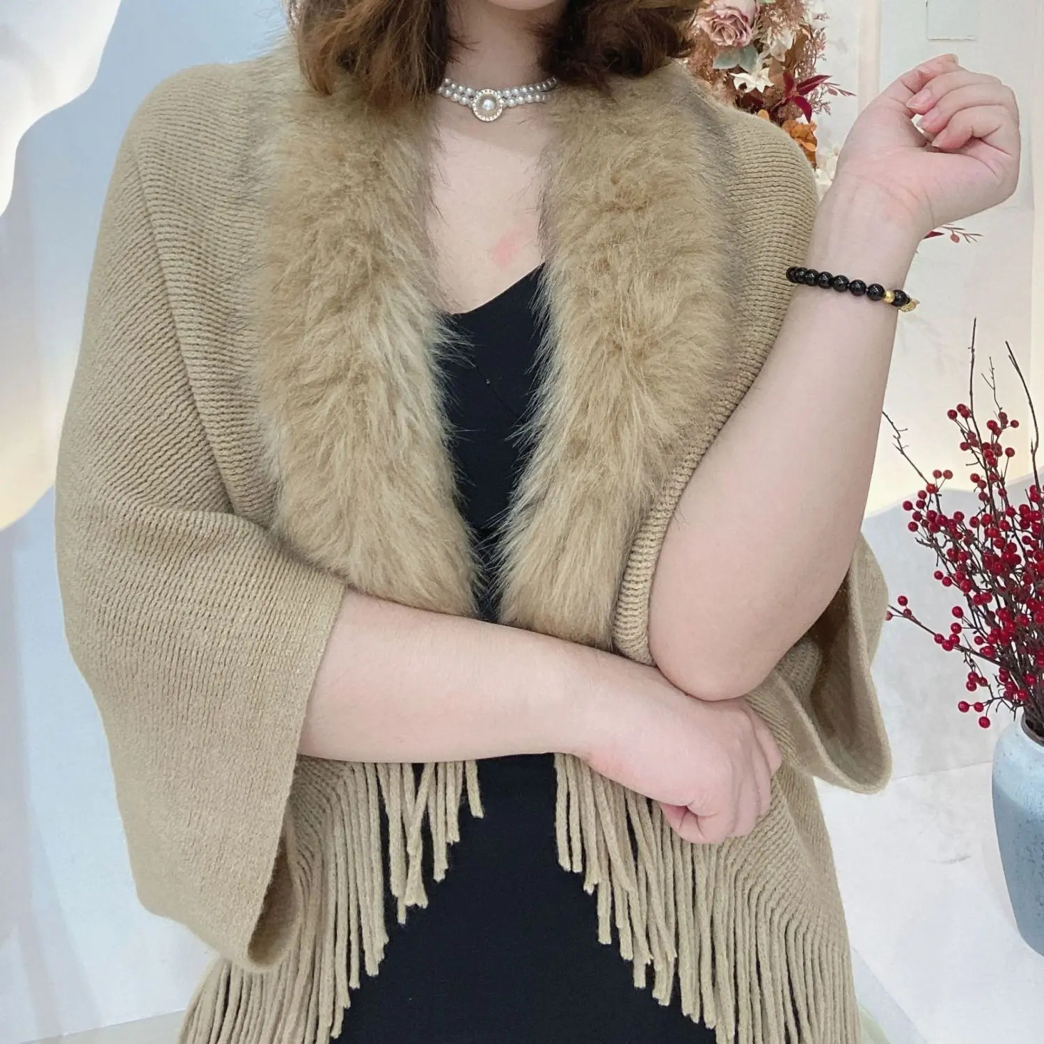 Khăn Choàng Tua Rua Áo Cardigan, Cao Cấp Và Thanh Lịch, Phổ Biến, Thích Hợp Cho Mùa Thu Và Mùa Đông, Có Cổ Lông Ấm Áp, Phối Bên Ngoài, Phong Cách Hàn Quốc Và Phương Tây, Bán Chạy, Phát Sóng Trực Tiếp Quàng Cổ Nữ Women