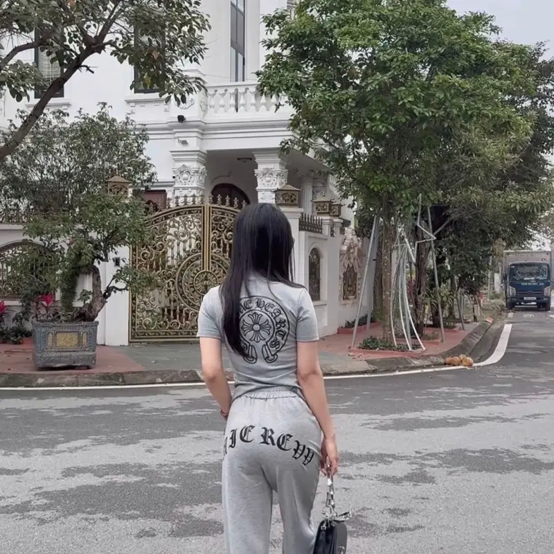 Sét bộ in trước sau. Hách dáng