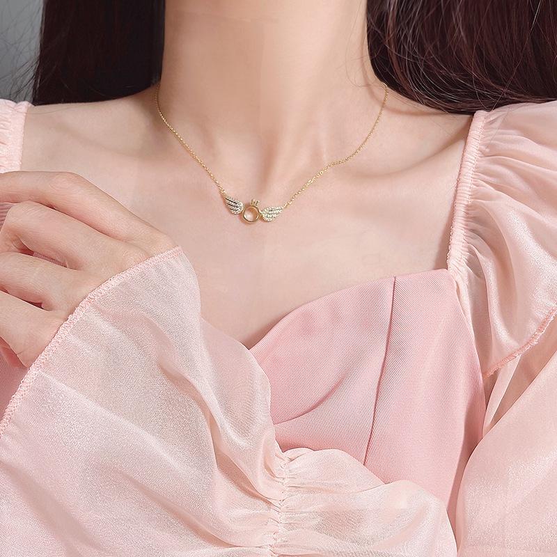 Product Introduction of Angel Wing Diamond Pendant Necklace, Wings Can Move, Elegant Collarbone Chain For Women 5