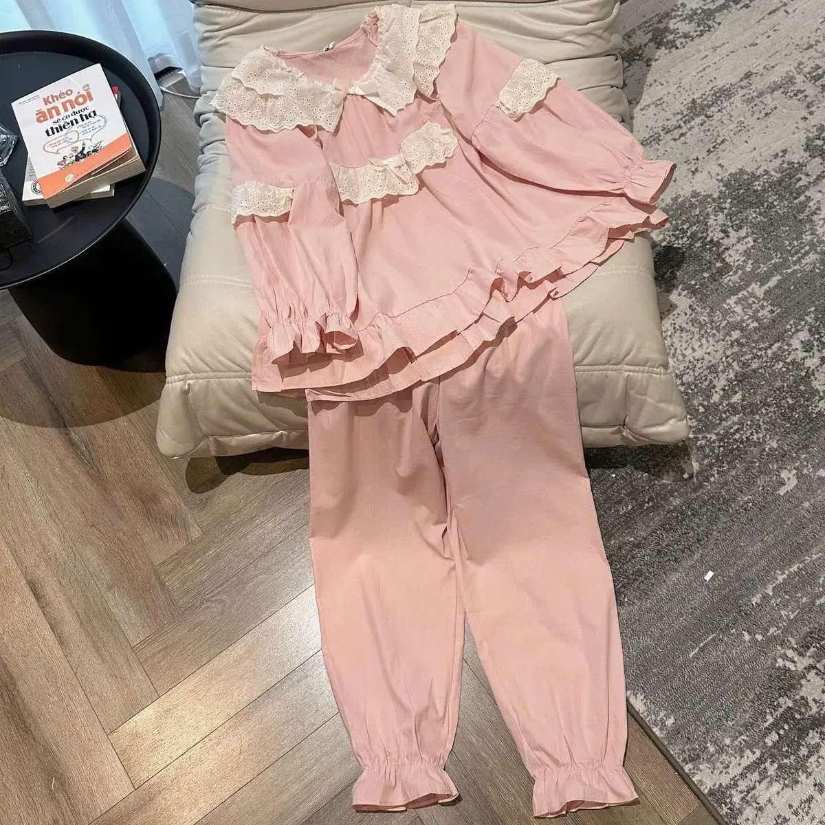 Pijama hồng bánh bèo cổ ren 2 tầng