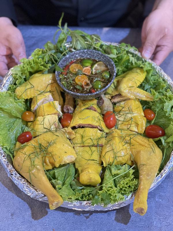 Giá ăn thử: 01 con gà ri ủ muối không đầu kèm mắm tắc thái lan rất ngon (ăn liền ko nấu lại) | bà trùm wongnai Food