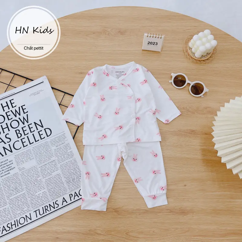 Bộ quần áo cho bé sơ sinh tay dài Hnkids vải petit sợi tre mềm mát co giãn màu trắng in hình Sơ Mi 2