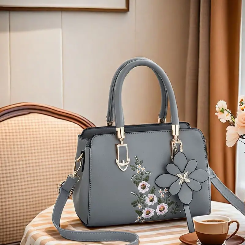 Túi Messenger Da Thật, Cảm Giác Xúc Giác, Thích Hợp Cho Mẹ TRUNG NIÊN, Cỡ Nhỏ Và Lớn, Phong Cách Phương Tây Mới, Dễ Phối Đồ Thường Ngày, Sức Chứa Lớn, Được Đánh Giá Cao Vượt Quá 99% Cùng Phong Cách, Năm 2025 Bag Nữ 8