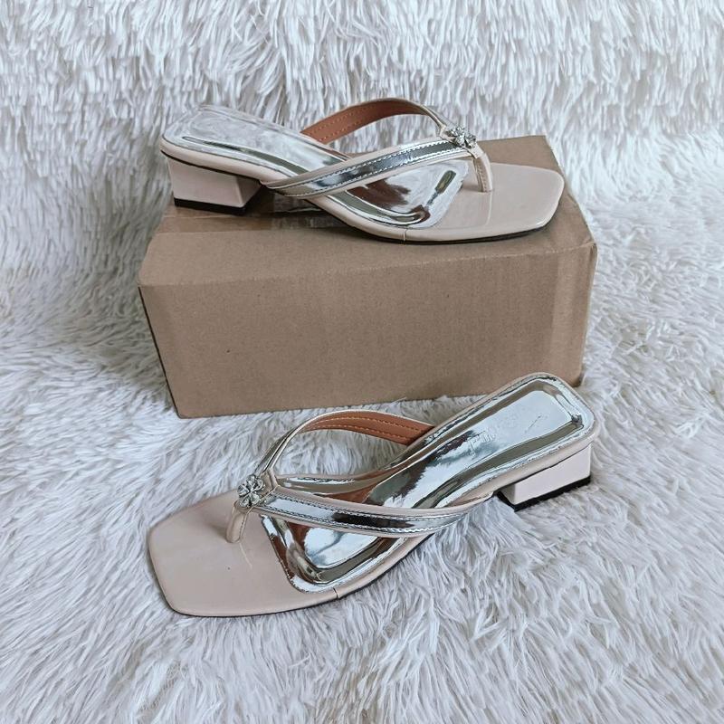Guốc X061 Guốc Kẹp Cao 3Cm  Khóa Bông Mai Kết hợp đường Viền DéP Nữ Hoa Sandal Đế Bằng 6
