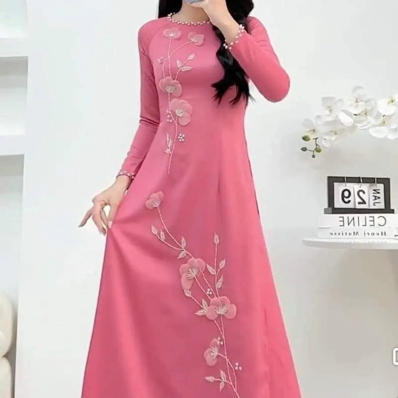 Áo dài truyền thống, 2 tà lụa mỹ, cổ tròn đính kết hoa nổi . Áo dài Hoài Thu - Nữ Màu Hồng Sen Women Voan Dress Voi Kem trang phục truyền thống