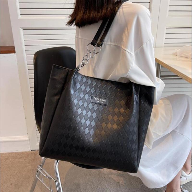 Product Introduction of Túi xách nữ túi tote túi công sở đeo vai kẹp nách dập vân ô trám thời trang Bag Tote 8