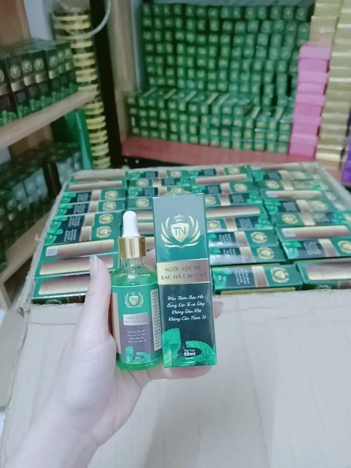 Nước lột da bạc hà _  lột mảng to mùi dễ chịu