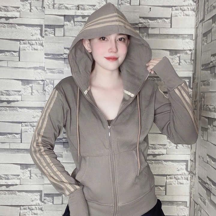 Áo khoác thun gân form thường viền sọc chống nắng tốt