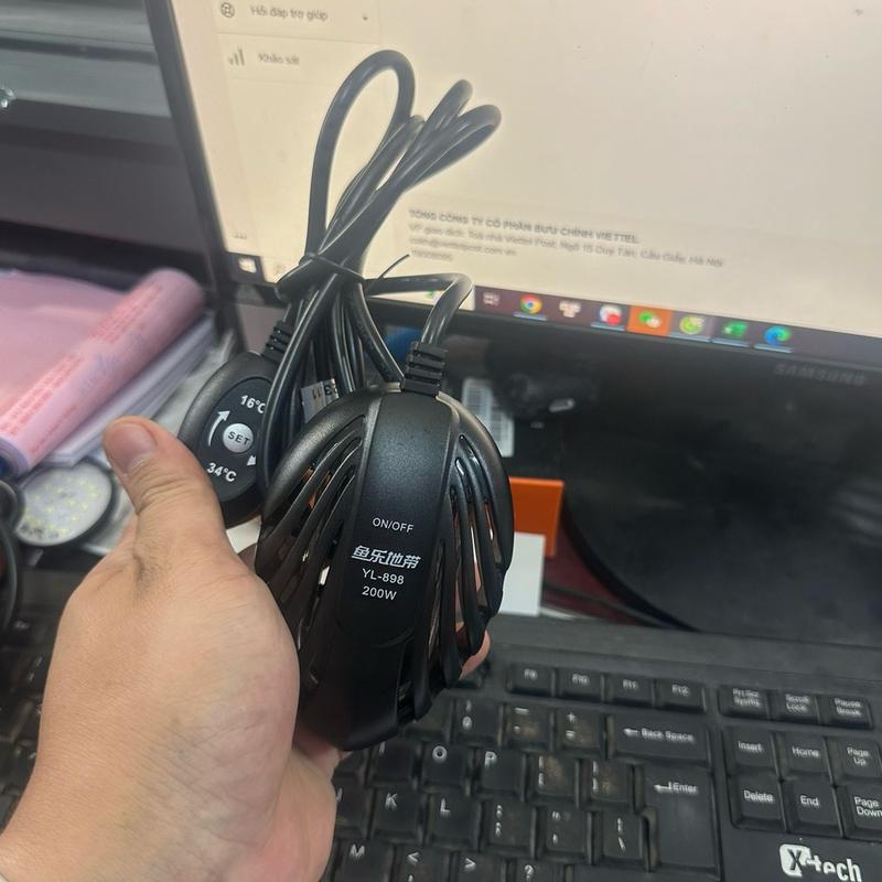 Sưởi bể cá hình con rùa 100W 200W tiết kiệm năng lượng tạo ấm bể cá . Có chỉnh nhiệt độ rời và đồng hồ led báo nhiệt độ