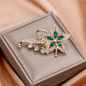 Aksesori Setelan Sweater Wanita, Pin Bunga Kristal, Bros Mantel yang Elegan