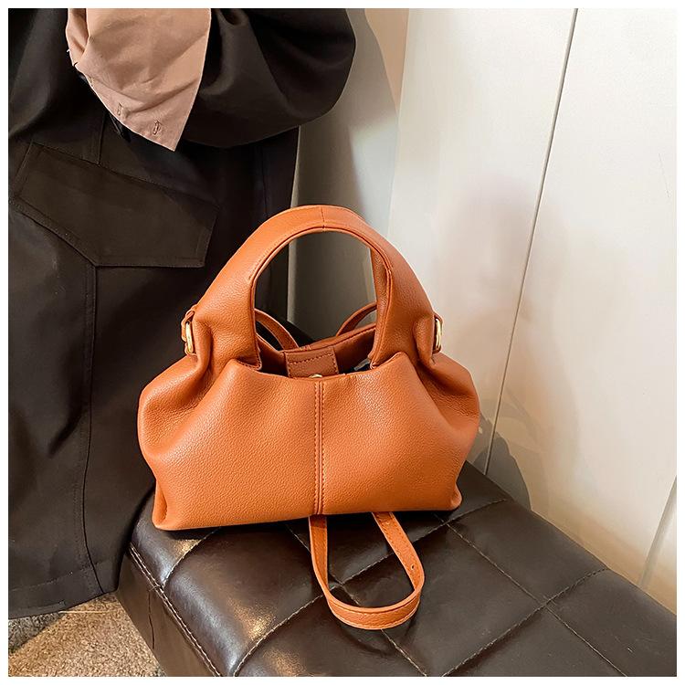 Product Introduction of New Cloud Bag Korean Style Fashion Litchi Grain Soft Leather Shoulder Bag Fashion Women's Handbag 16
