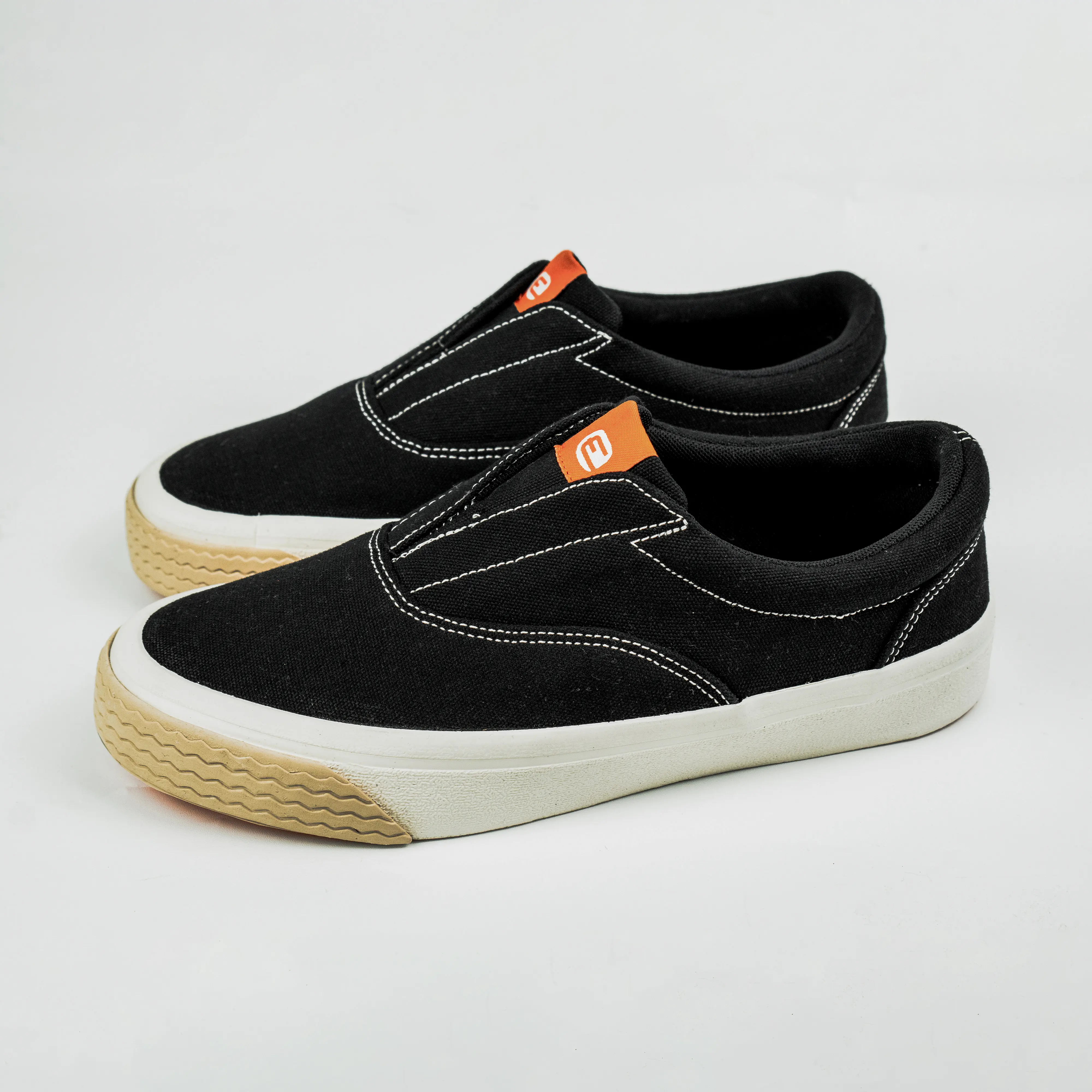 Emba Footwear - Cycle Slip On Sepatu Sneakers Black