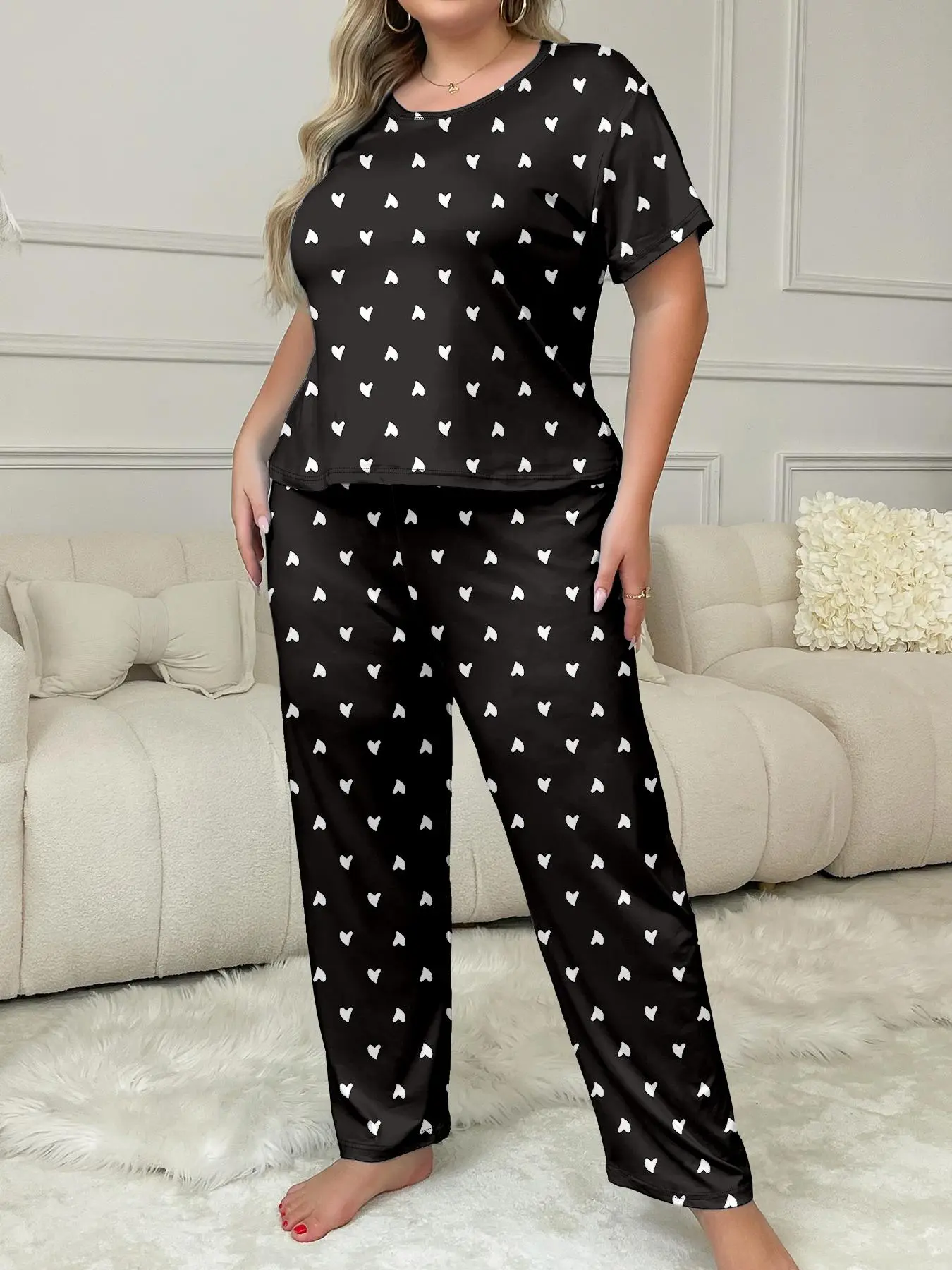 【Plus Size】 Two-Piece Set Heart Print Tee & Pants Pyjama, Casual Comfy Round Neck Short Sleeve T-shirt & Trousers PJ Set, Women's Sleepwear for All Seasons