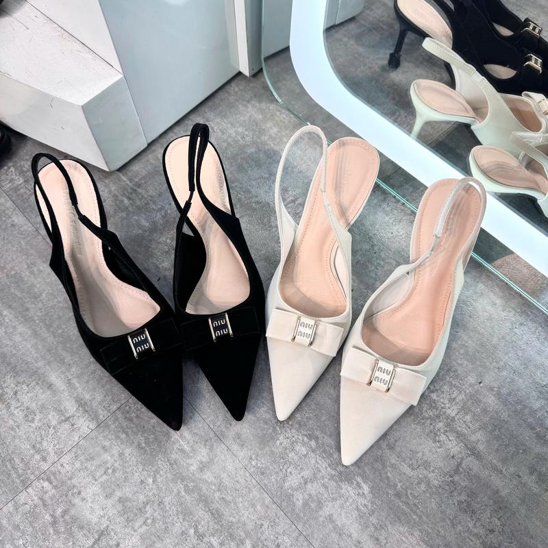    D106 -  Chuẩn Size    Giày hở gót & Guốc 7cm dễ phối đồ mùa thu phong cách hàn quốc. Giày cao gót Dép sục Sandal nữ 2024 