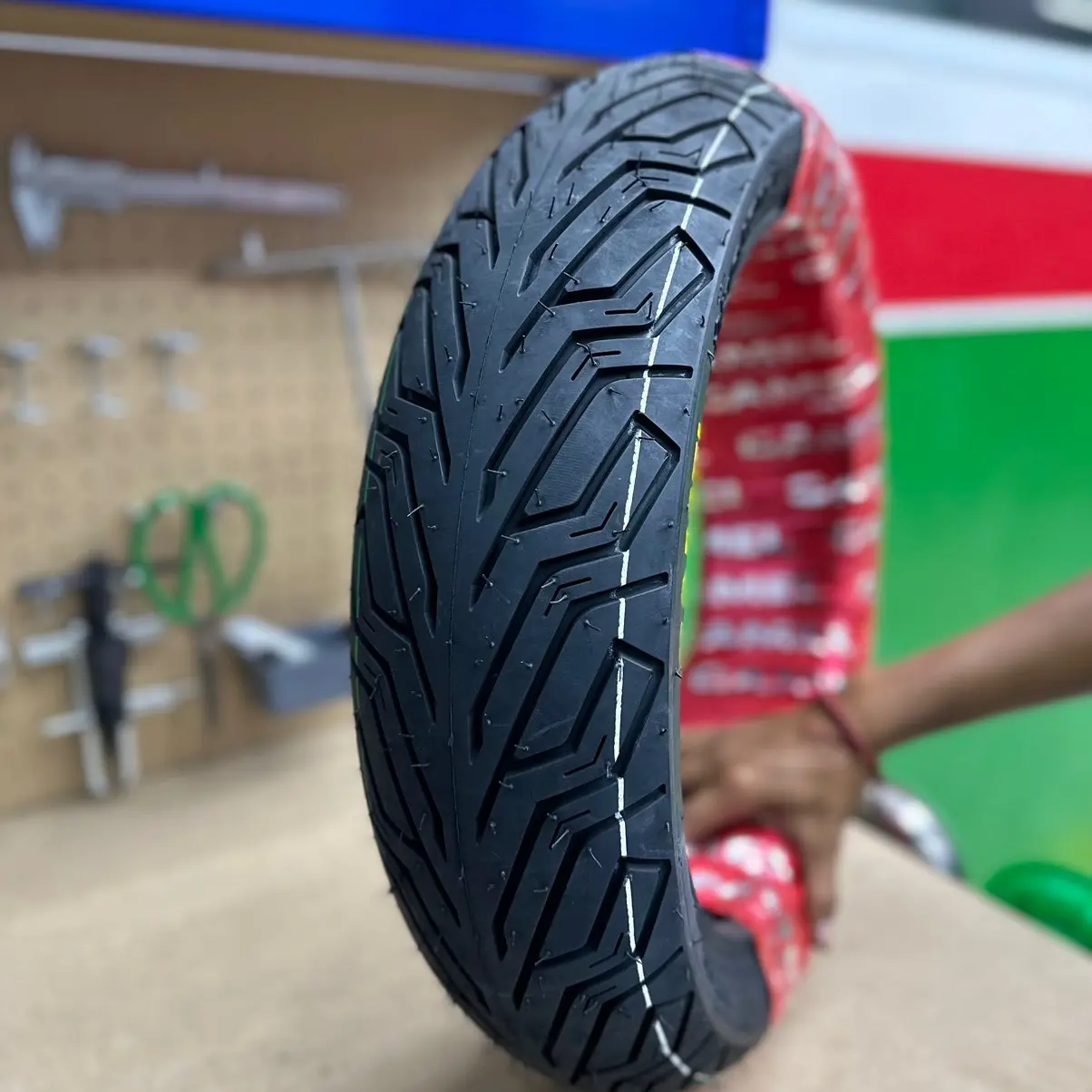 ยาง TL Camelรุ่น CM562 ลาย ซิตี้กริป ขอบ 12,13,14 ยางนอกแบบไม่ใช้ยางใน Motorcycle มอเตอร์ไซค์