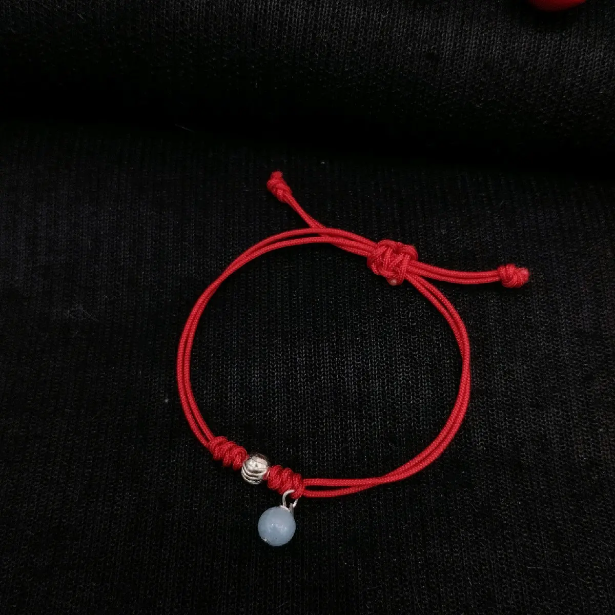 Vòng Tay Năng Lượng Chỉ Đỏ May Mắn Mix Bi Bạc 925 Treo Đá Phong Thủy Tự Nhiên