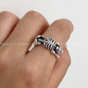 [Fanyee] Cincin terbuka bingkai tengkorak perak Thailand vintage Q465