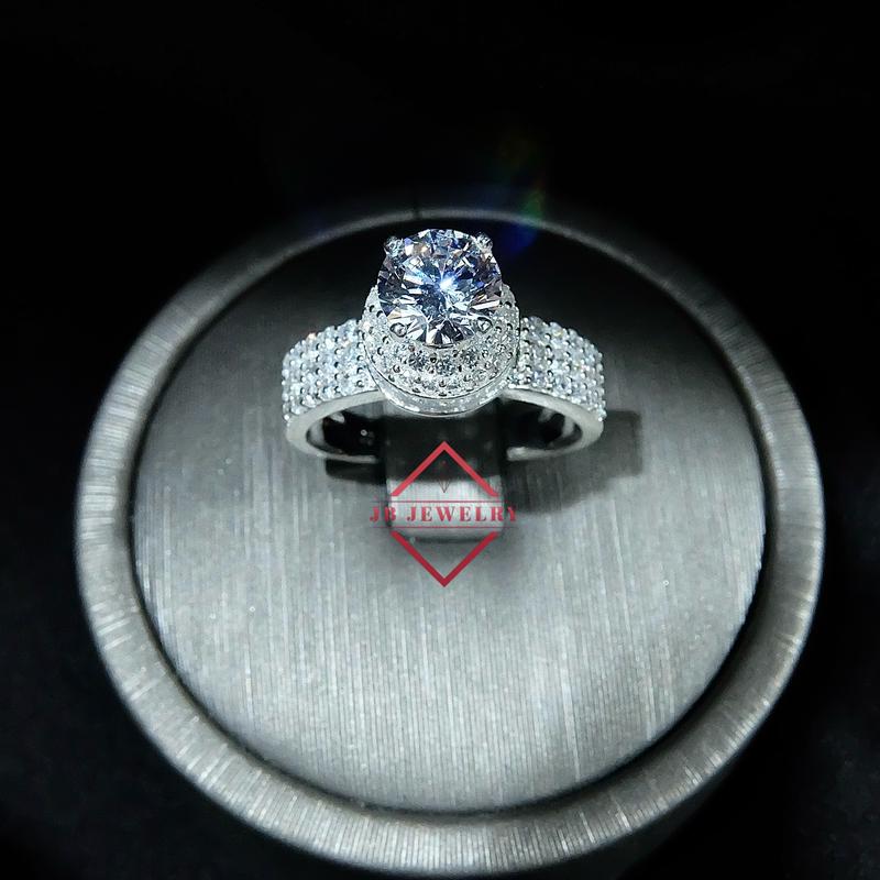 Nhẫn Nữ Hoàng Full CZ Xi BK NHJ-100150 Đeo Tay Cua Pin 3