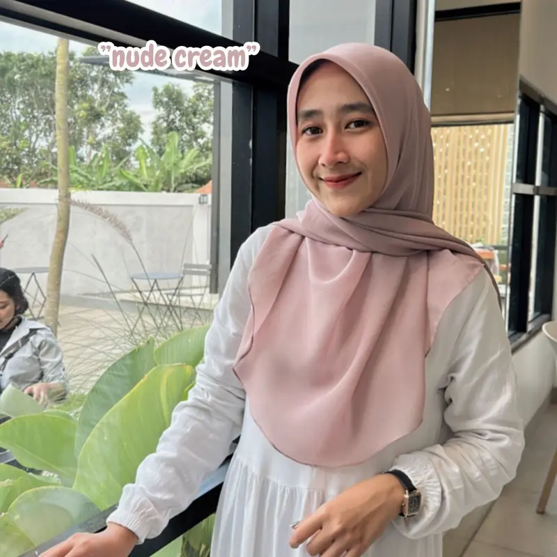 LINDAHIJAB - Jilbab Segi Empat Oval Datar Ukuran 130x130 Square Muslim 4