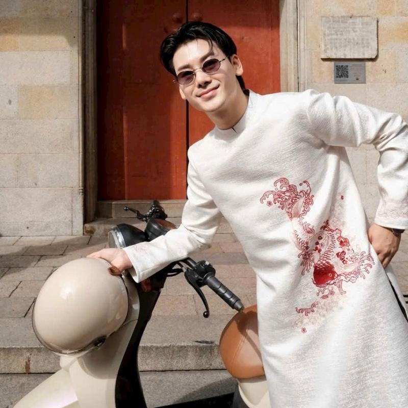 Áo dài cách tân nam thêu cao cấp 2025