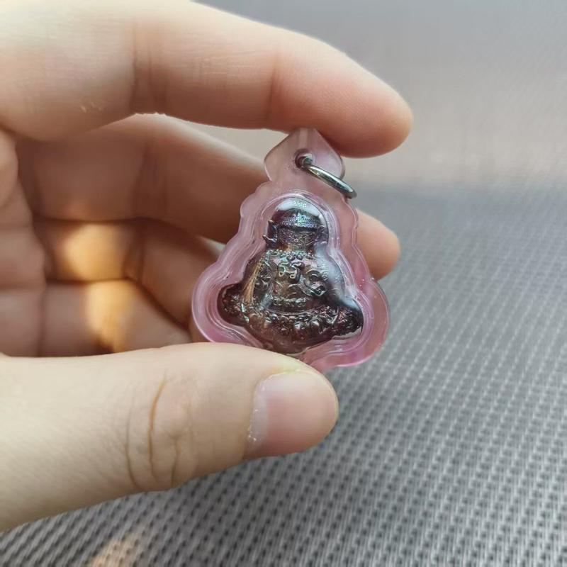 Product Introduction of Thai Pendant Authentic Hanuman Holding Candy Full Scriptures Explosion Color Waterproof Case 38*29 mm 1